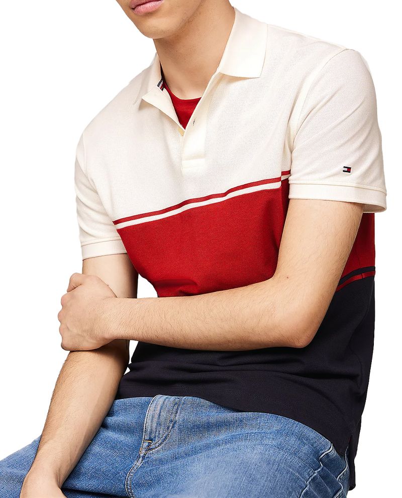 104804292-Camisa-polo-regular-fit-Tommy-Hilfiger-color-blocking-multicolor-para-hombre