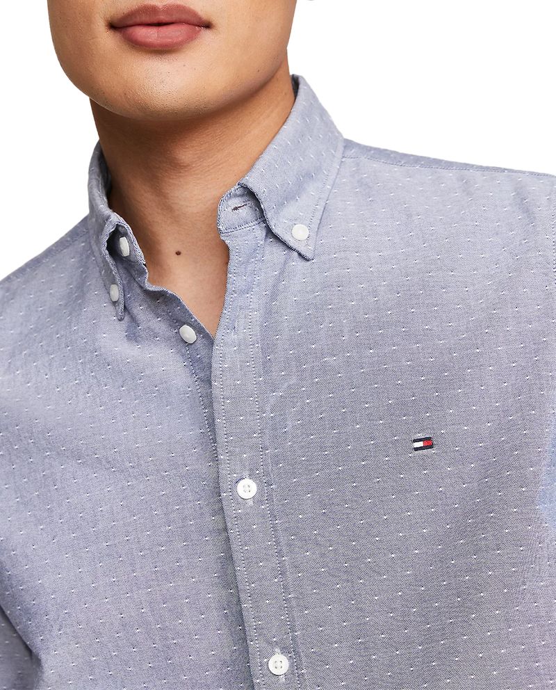 104804312-Camisa-oxford-slim-fit-Tommy-Hilfiger-azul-con-textura-para-hombre