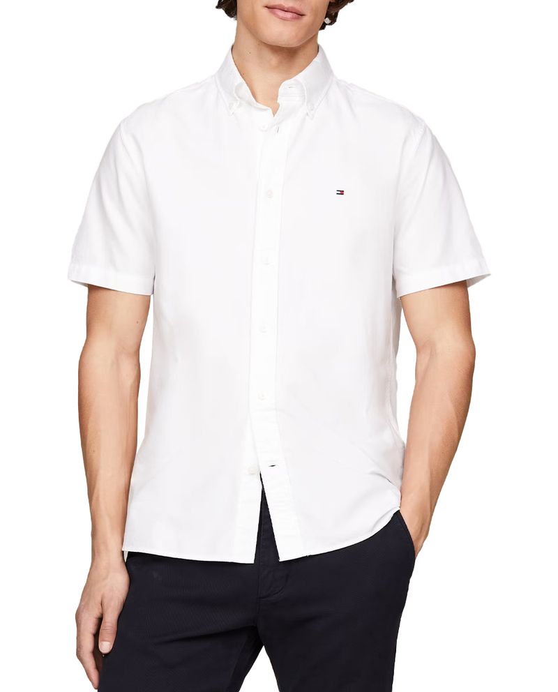 104804352-Camisa-oxford-regular-fit-Tommy-Hilfiger-blanca-solida-para-hombre