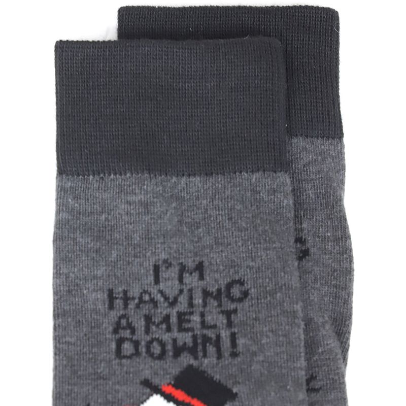104759242-Par-de-calcetines-de-vestir-Unexpected-crew-grises-y-hombre-de-nieves-para-hombre
