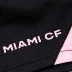 Short-deportivo-negro-con-estampado-del-equipo-Inter-Miami-CF-para-niño-104796737