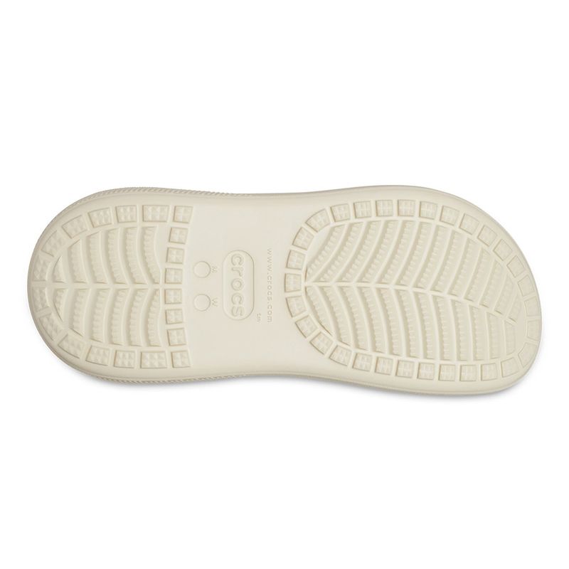 104805126-Crocs-Crush-Clog-color-beige-para-mujer
