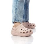104805133-Crocs-Crush-Clog-color-rosado-para-mujer