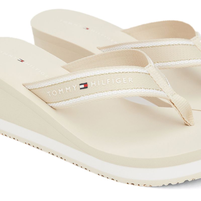 104813162-Sandalia-de-playa-Tommy-Hilfiger-color-beige-para-mujer