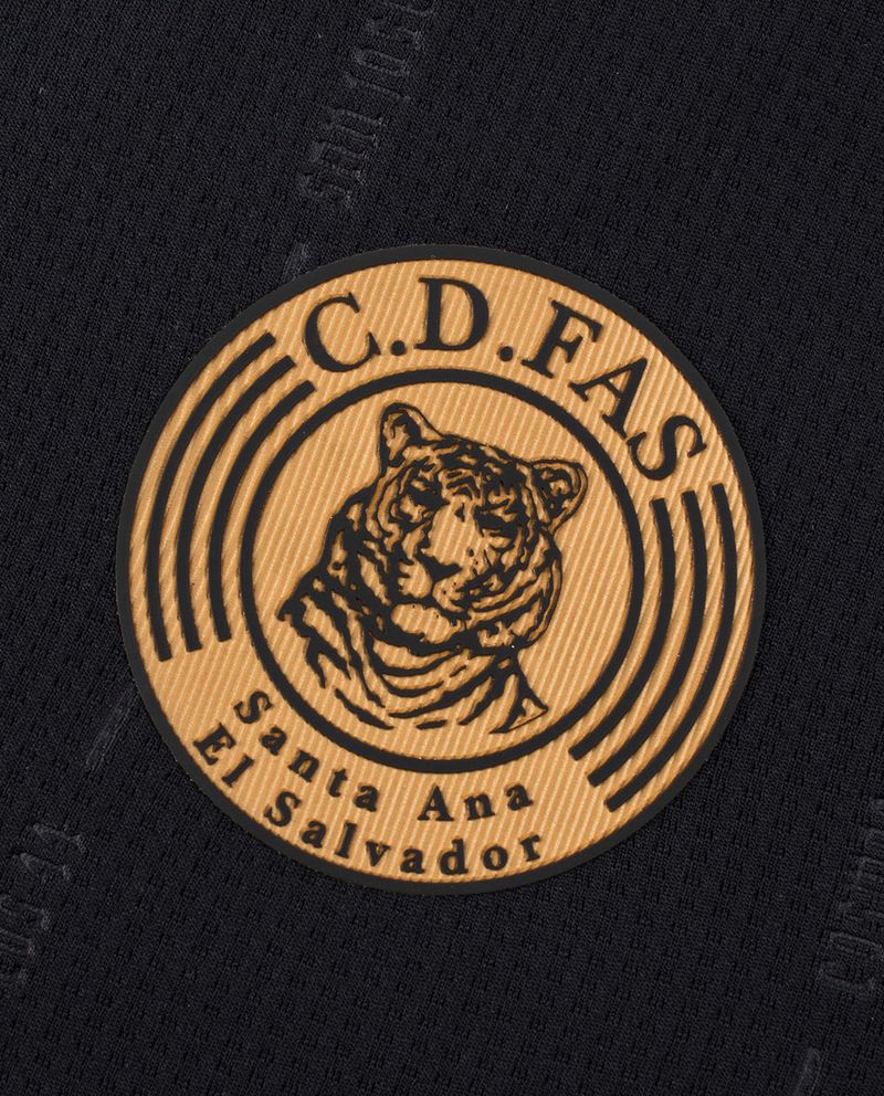 104744118-Camiseta-alternativa-Fas-negra-estampada