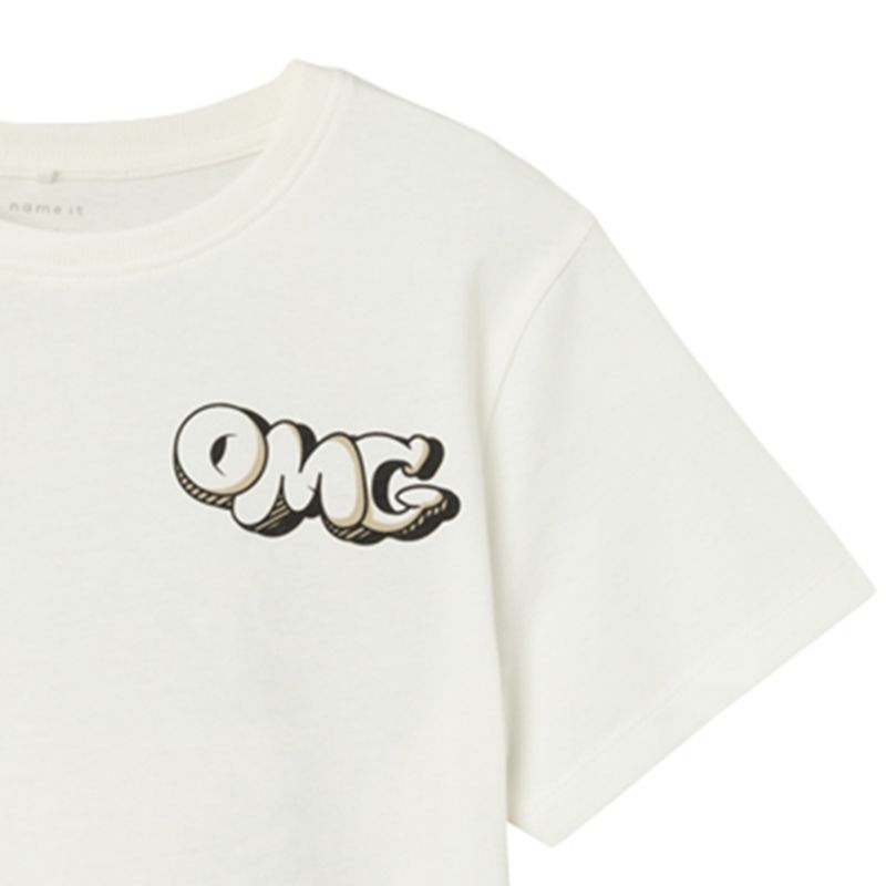 Camiseta-blanca-con-estampado-para-niño-104829450