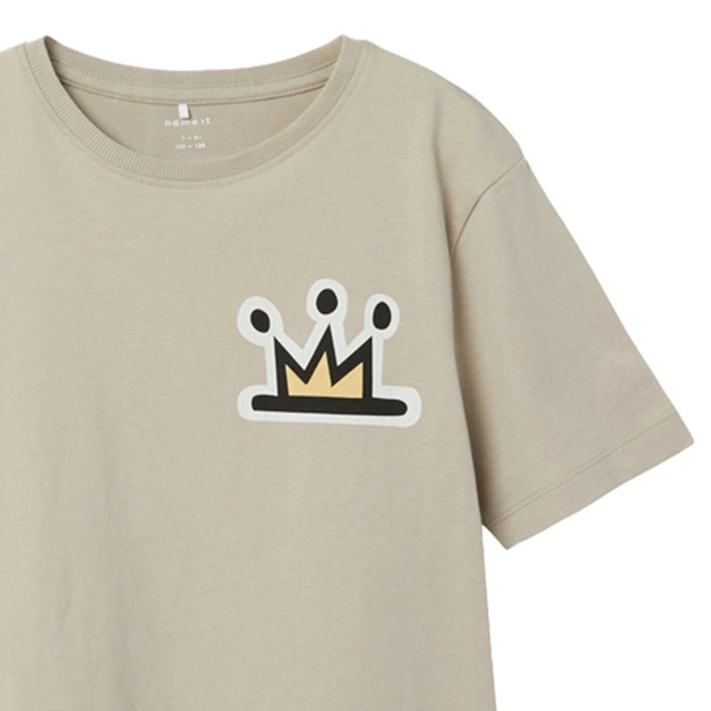Camiseta-beige-con-estampado-para-niño-104829453
