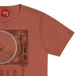 104819056-Camiseta-anaranjada-con-estampado-para-niño