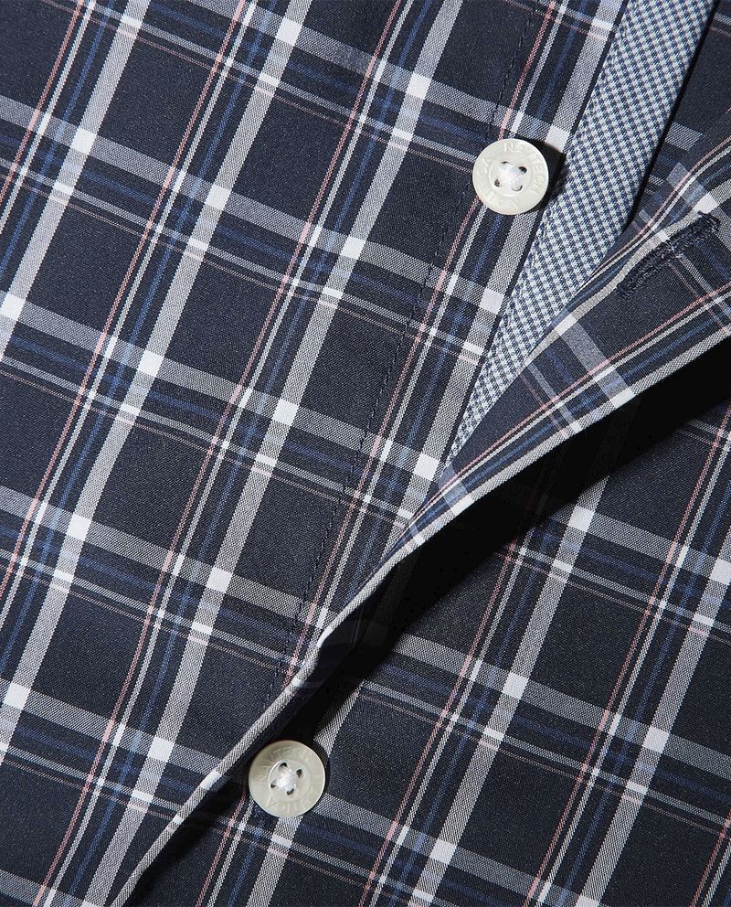 104818632-Camisa-casual-Nautica-regular-fit-azul-navy-cuadriculada-para-hombre