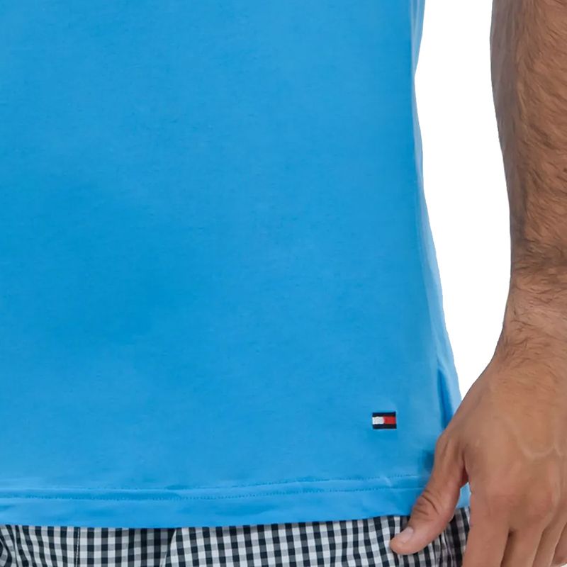104819659-Pack-de-3-camisetas-interiores-Tommy-Hilfiger-colores-variados-para-hombre