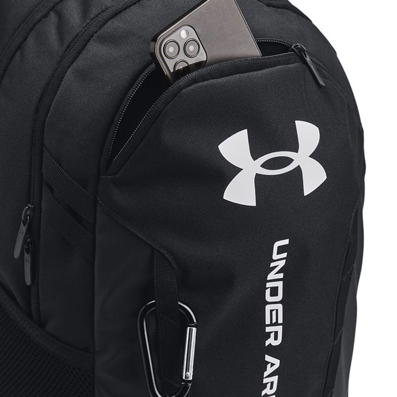 104802107-Mochila-deportiva-Under-Amour-hustle-6.0-negra-