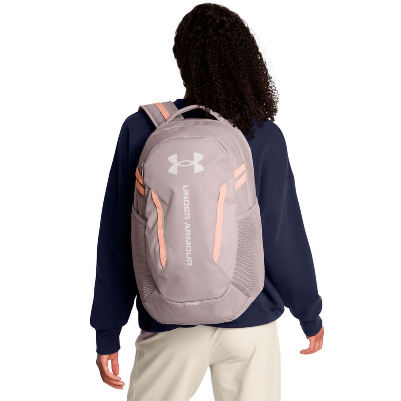 104802108-Mochila-deportiva-Under-Amour-hustle-6.0-gris