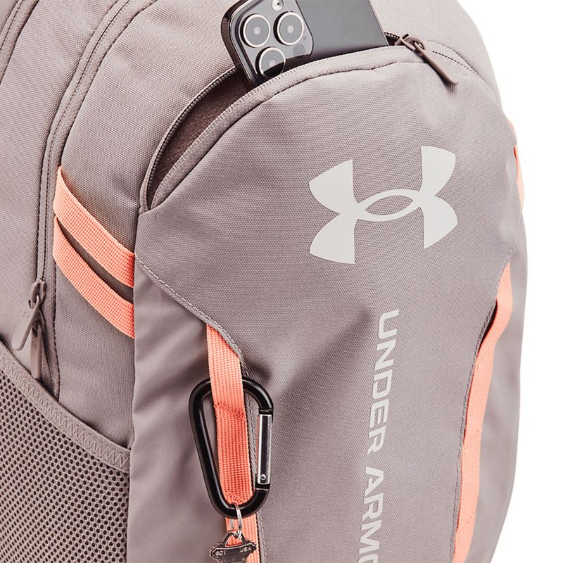 104802108-Mochila-deportiva-Under-Amour-hustle-6.0-gris