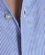 104783122-Camisa-casual-Dockers-azul-rayada-para-hombre