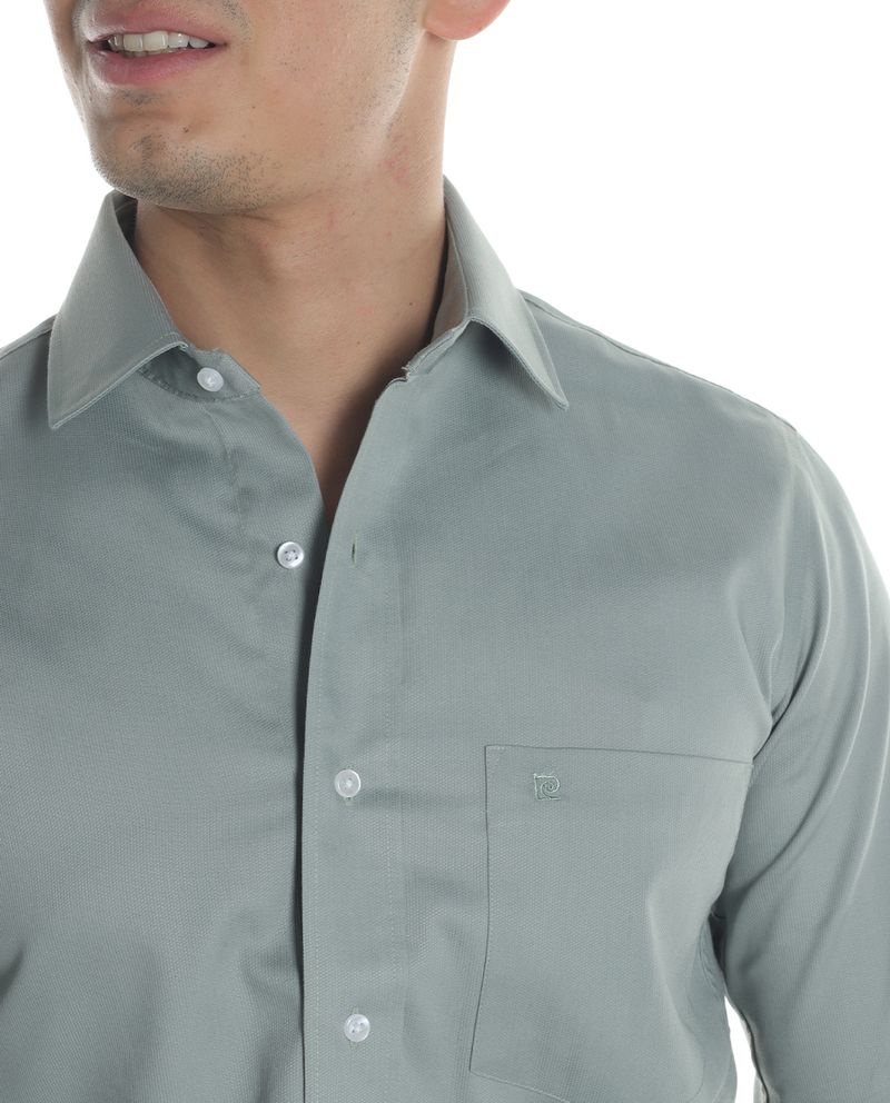 104809187-Camisa-de-vestir-Pierre-Cardin-slim-fit-verde-solida-para-hombre