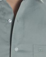 104809187-Camisa-de-vestir-Pierre-Cardin-slim-fit-verde-solida-para-hombre