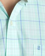 104806824-Camisa-casual-Izod-verde-claro-cuadriculada-para-hombre
