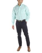 104806824-Camisa-casual-Izod-verde-claro-cuadriculada-para-hombre