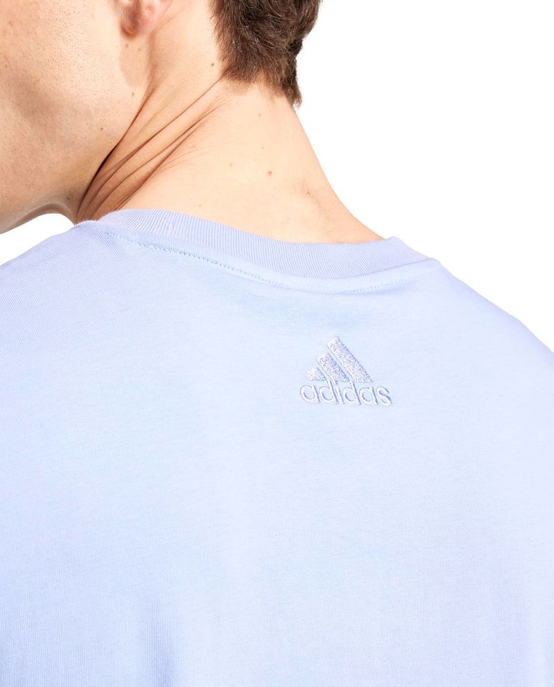 104800390-Camiseta-deportiva-Adidas-Essentials-celeste-estampada-para-hombre