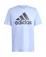 104800390-Camiseta-deportiva-Adidas-Essentials-celeste-estampada-para-hombre
