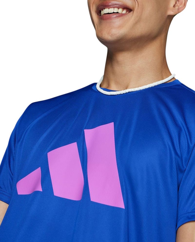 104810576-Camiseta-deportiva-Adidas-azul-texturizada-con-estampado-para-hombre