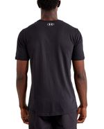 104704063-Camiseta-deportiva-Under-Armour-negra-estampada-para-hombre