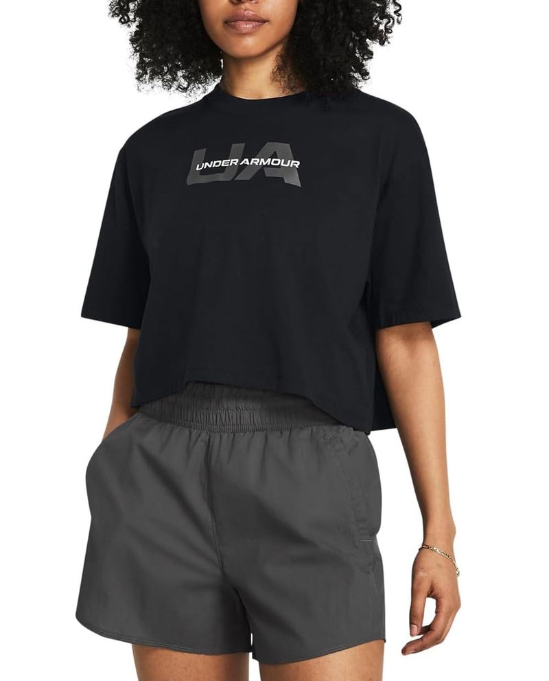 104787551-Crop-top-deportivo-Under-Armour-negro-estampado-para-mujer