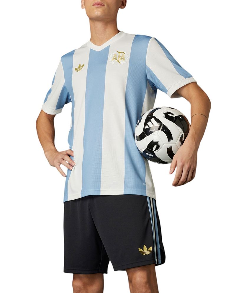 104826978-Camiseta-deportiva-Argentina-Adidas-rayada-bicolor-para-hombre