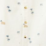 104829887-Camisa-blanca-con-estampado-para-bebe-niño