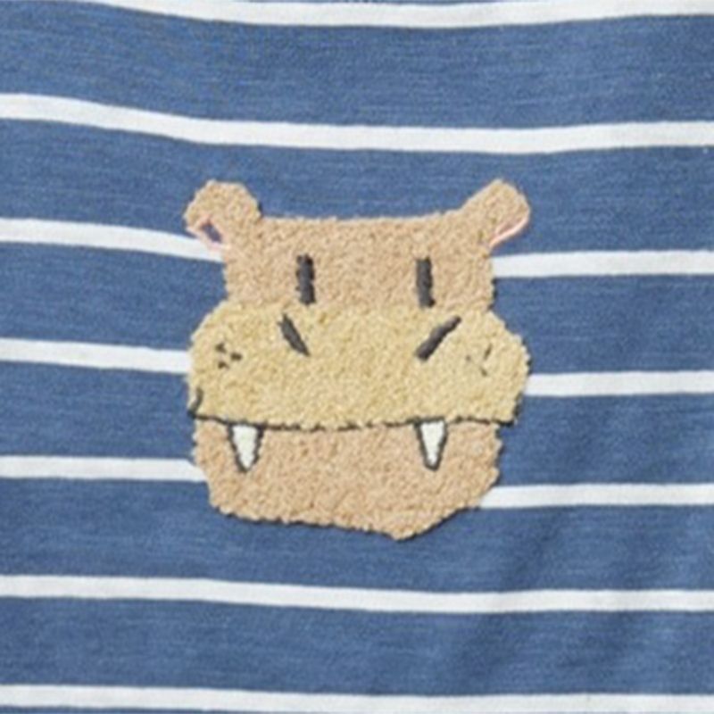104829893-Camiseta-azul-a-rayas-para-bebe-niño