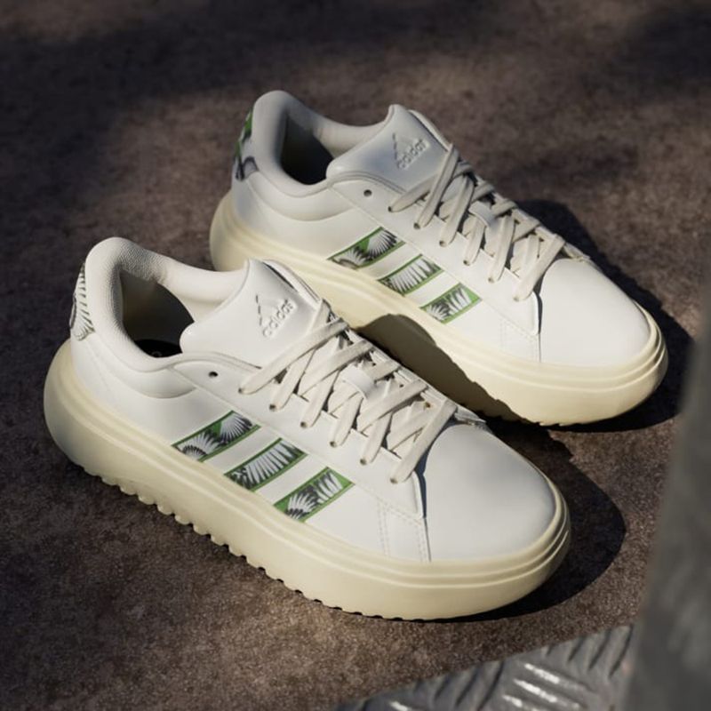 104835052-Zapato-casual-Adidas-Grand-Court-color-blanco-para-mujer