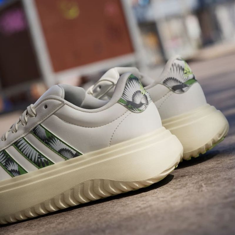 104835052-Zapato-casual-Adidas-Grand-Court-color-blanco-para-mujer