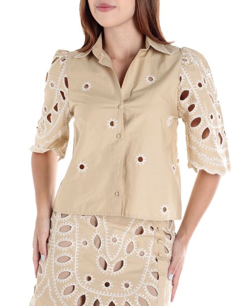 Blusa Unexpected camisera beige mangas 3/4 para mujer