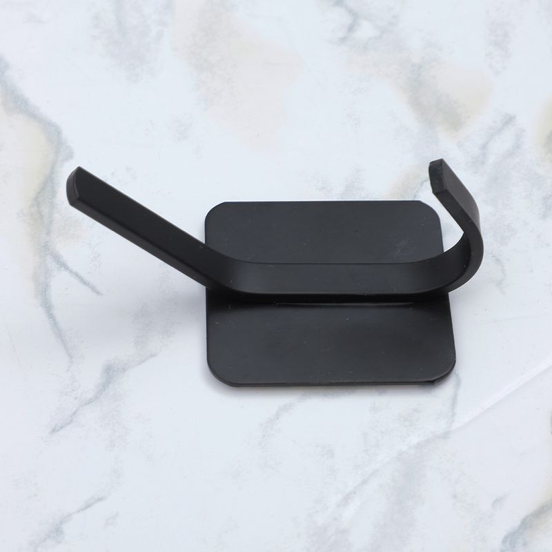 104728206-Gancho-adhesivo-para-baño-negro-4.5x7.5cm