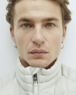 104835298-Chaleco-acolchado-Sfera-blanco-solido-para-hombre