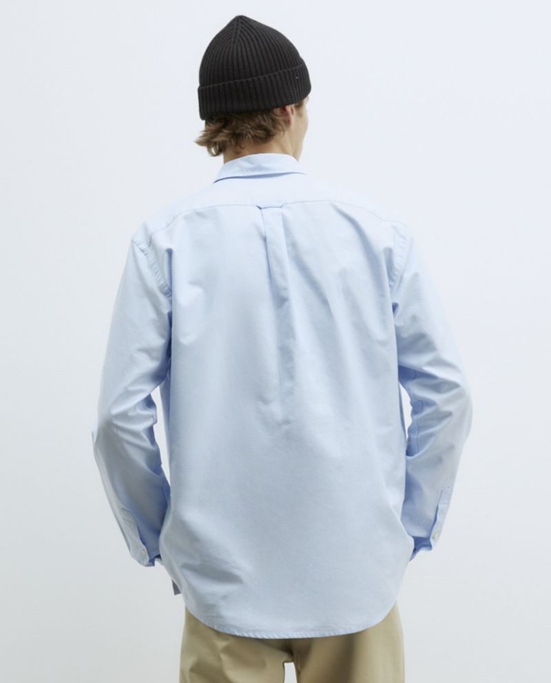 104835366-Camisa-oxford-Sfera-regular-fit-celeste-solida-para-hombre