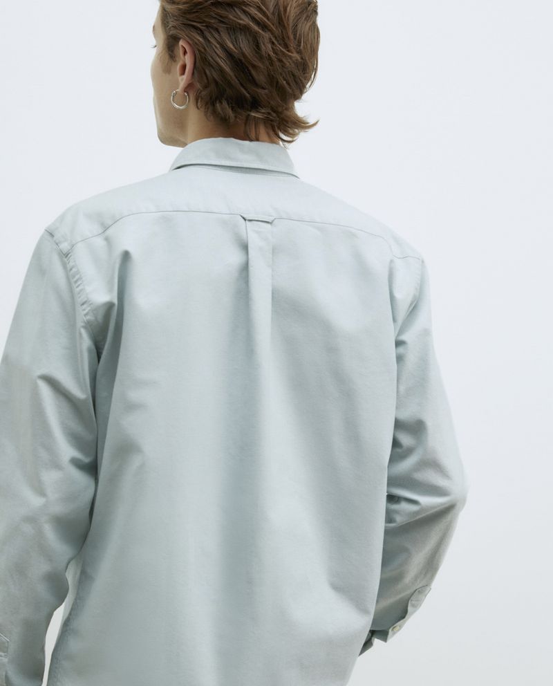 104835371-Camisa-oxford-Sfera-regular-fit-turquesa-solida-para-hombre