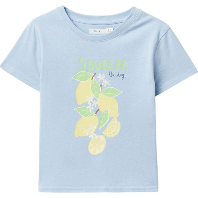 Blusa-celeste-con-estampado-de-limones-para-niña-104831927