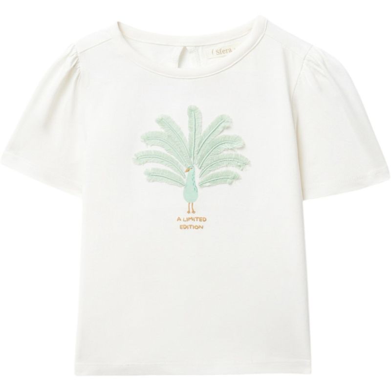 Blusa-blanca-con-estampado-para-niña-104831976
