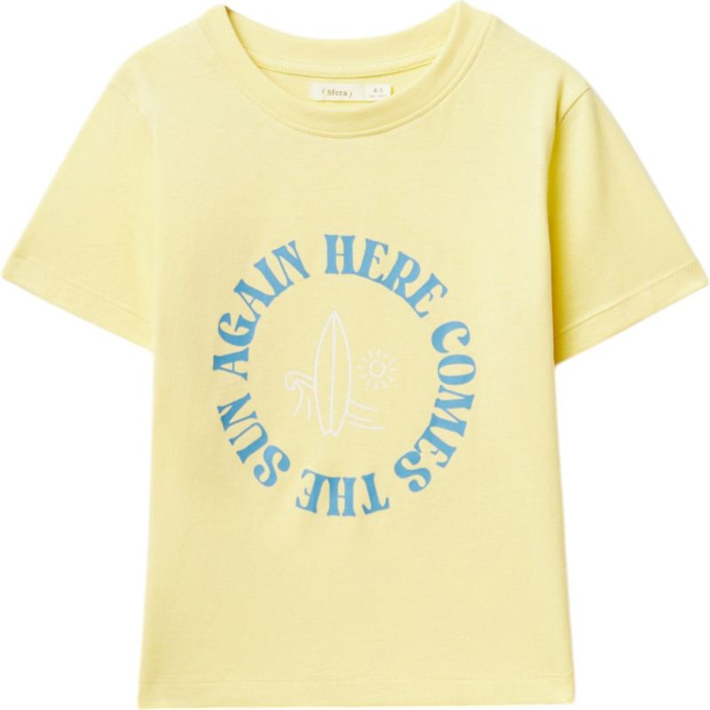 Camiseta-amarilla-con-estampado-para-niño-104834069