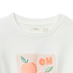 Blusa-blanca-con-estampado-para-niña-104831841