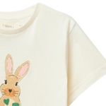 Blusa-blanca-con-estampado-para-niña-104831736
