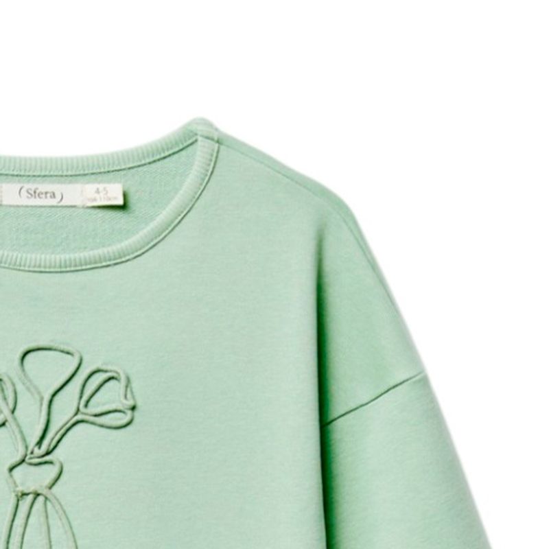 Sueter-verde-bordado-para-niña-104832001