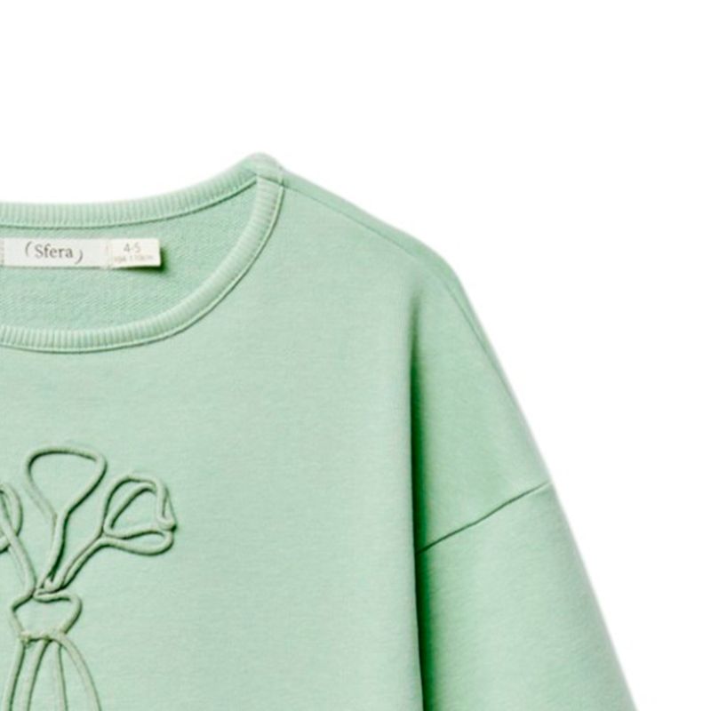 Sueter-verde-bordado-para-niña-104832004