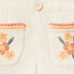 Short-beige-bordado-para-niña-104831823
