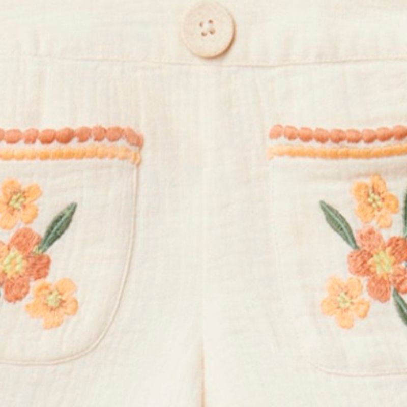 Short-beige-bordado-para-niña-104831823