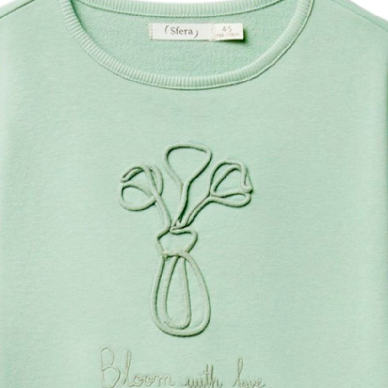 Sueter-verde-bordado-para-niña-104832004