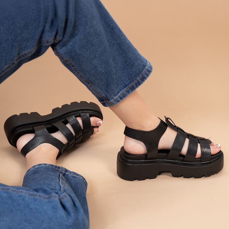 104833050-Sandalia-casual-Coral-negra-para-mujer