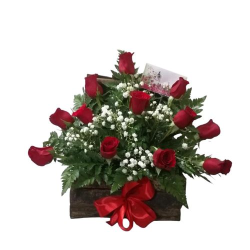 Arreglo floral Cofre De Rosas