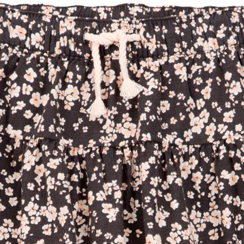 Falda-negra-con-estampado-de-flores-para-niña-104840758